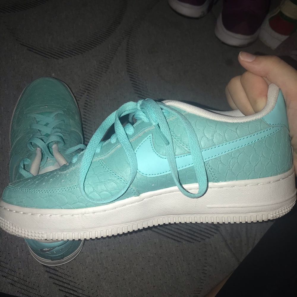 Nike Air Force 1s size 7 youth runs big